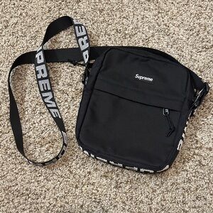 Supreme Black Messenger Bag